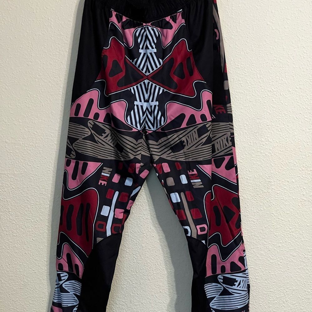 Nike Windbreaker Pants - Picture 4 of 4